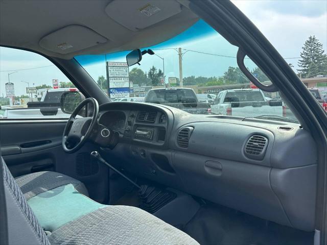 Photo of 2001 Green Dodge Ram 1500