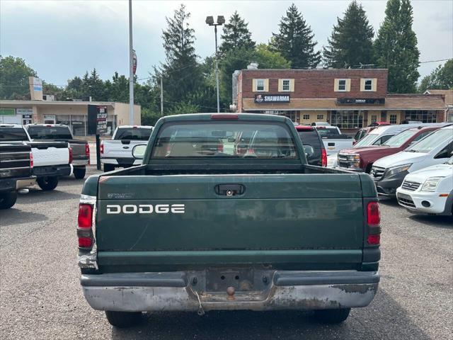 Photo of 2001 Green Dodge Ram 1500