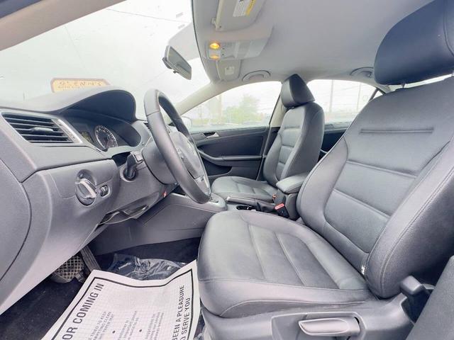 Photo of 2012 White Volkswagen Jetta