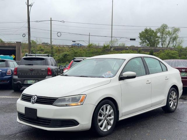 Photo of 2012 White Volkswagen Jetta