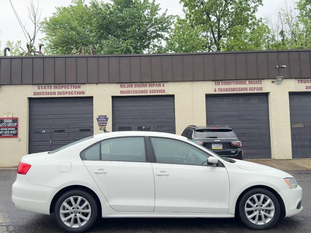 Photo of 2012 White Volkswagen Jetta