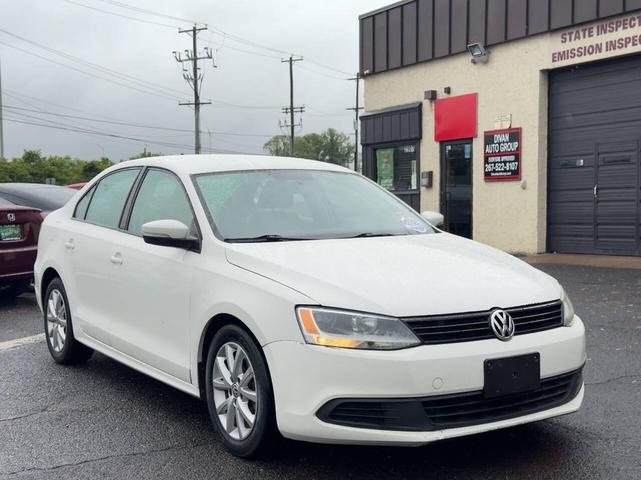 Photo of 2012 White Volkswagen Jetta