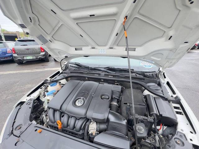 Photo of 2012 White Volkswagen Jetta