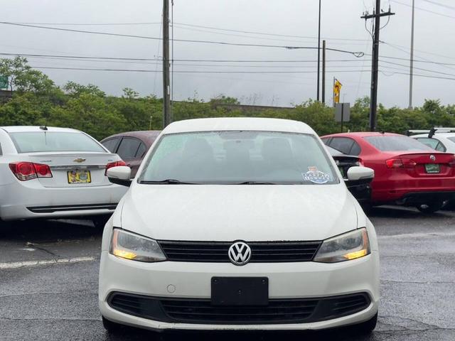 Photo of 2012 White Volkswagen Jetta