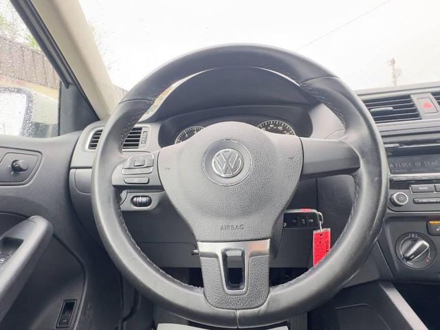 Photo of 2012 White Volkswagen Jetta