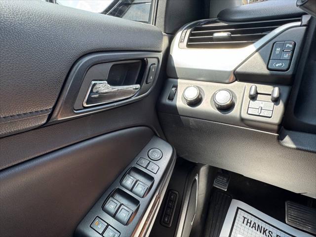 Photo of 2015 Gray Chevrolet Suburban