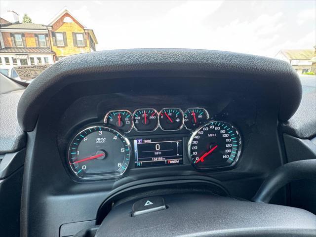 Photo of 2015 Gray Chevrolet Suburban