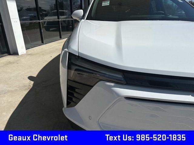 Photo of 2025 White Chevrolet Blazer EV