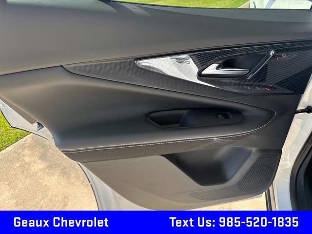 Photo of 2025 White Chevrolet Blazer EV