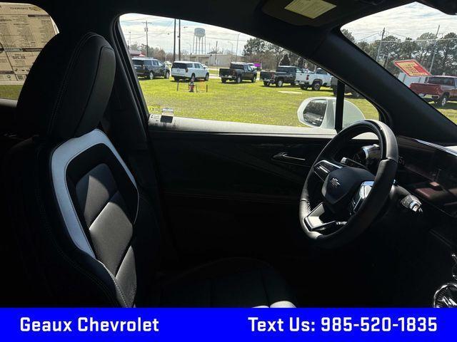 Photo of 2025 White Chevrolet Blazer EV