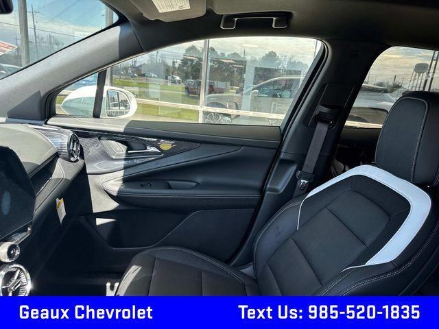 Photo of 2025 White Chevrolet Blazer EV