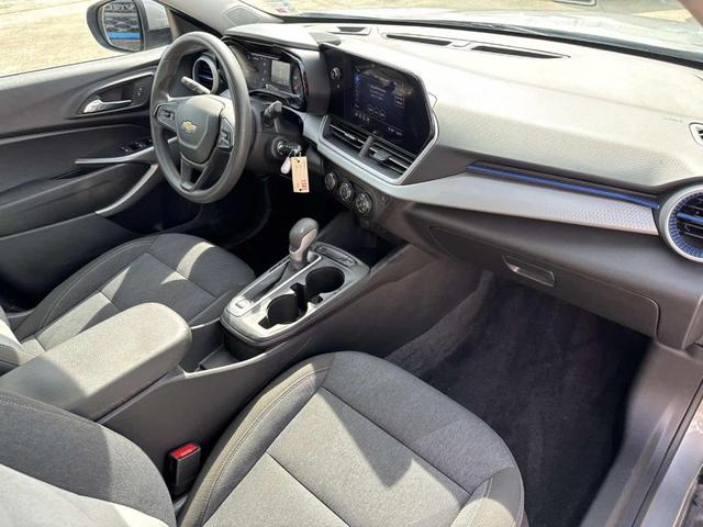 Photo of 2024 Sterling Gray Metallic Chevrolet Trax
