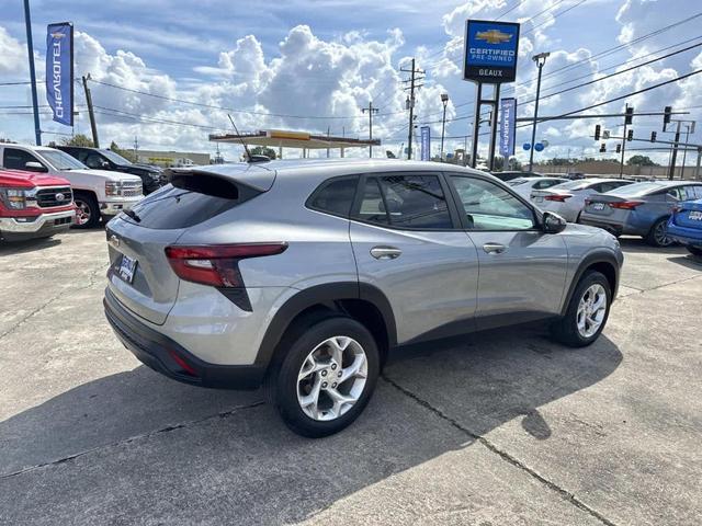 Photo of 2024 Sterling Gray Metallic Chevrolet Trax