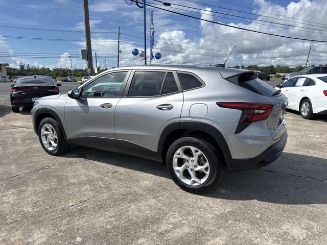 Photo of 2024 Sterling Gray Metallic Chevrolet Trax
