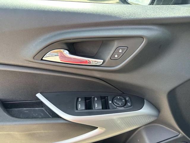 Photo of 2024 Sterling Gray Metallic Chevrolet Trax