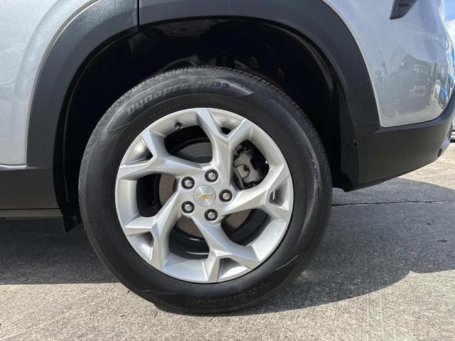 Photo of 2024 Sterling Gray Metallic Chevrolet Trax
