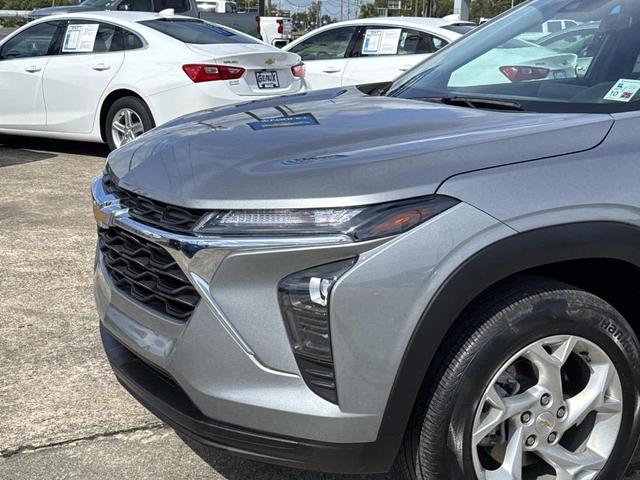 Photo of 2024 Sterling Gray Metallic Chevrolet Trax