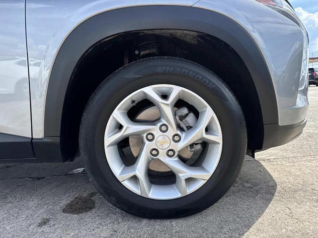 Photo of 2024 Sterling Gray Metallic Chevrolet Trax