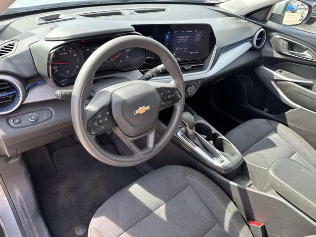 Photo of 2024 Sterling Gray Metallic Chevrolet Trax