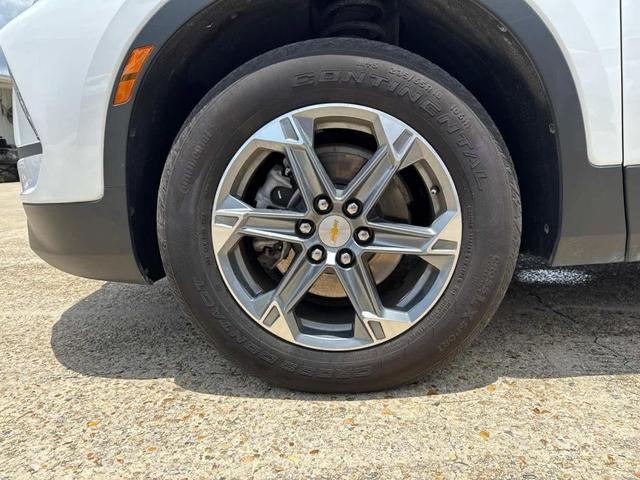 Photo of 2024 Summit White Chevrolet Blazer