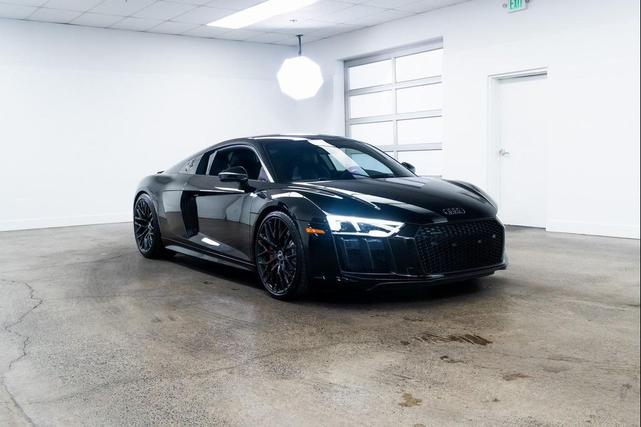 Photo of 2017 Black Metallic Audi R8
