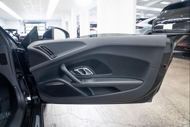 Photo of 2017 Black Metallic Audi R8