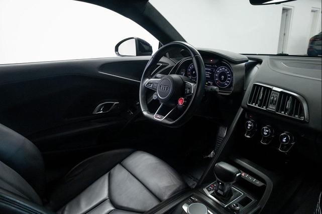 Photo of 2017 Black Metallic Audi R8