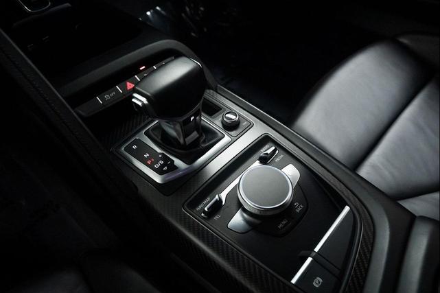 Photo of 2017 Black Metallic Audi R8