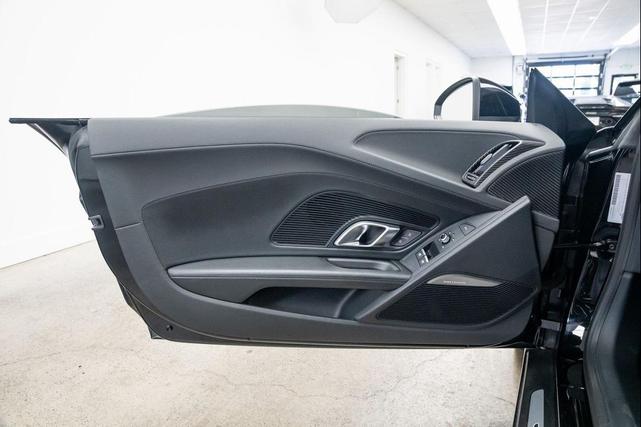 Photo of 2017 Black Metallic Audi R8