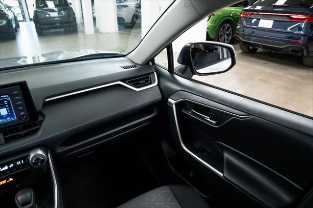 Photo of 2019 Silver Sky Metallic Toyota RAV4