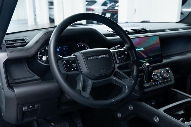 Photo of 2023 White Land Rover Defender