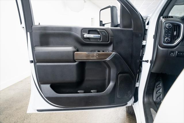 Photo of 2022 Summit White Chevrolet Silverado 3500