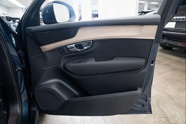 Photo of 2025 Denim Blue Metallic Volvo XC90 Plug-In Hybrid