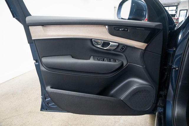 Photo of 2025 Denim Blue Metallic Volvo XC90 Plug-In Hybrid