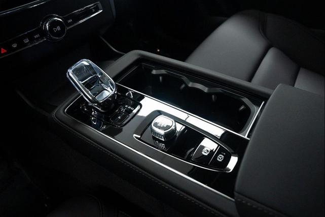 Photo of 2025 Denim Blue Metallic Volvo XC90 Plug-In Hybrid