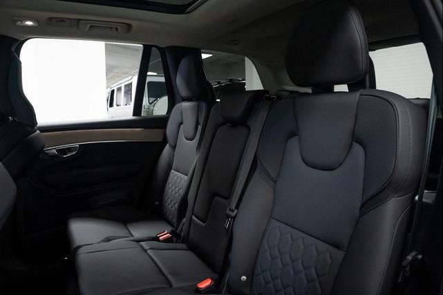 Photo of 2025 Denim Blue Metallic Volvo XC90 Plug-In Hybrid