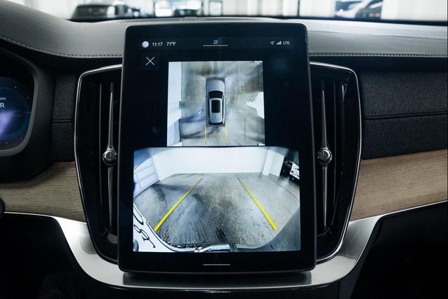 Photo of 2025 Denim Blue Metallic Volvo XC90 Plug-In Hybrid