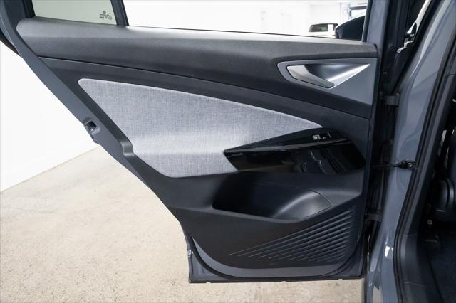Photo of 2023 Pure Gray Volkswagen ID.4