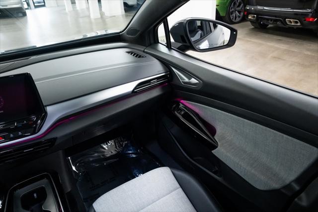 Photo of 2023 Pure Gray Volkswagen ID.4
