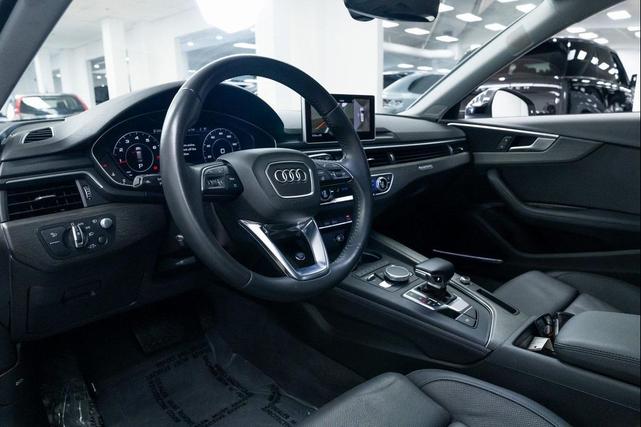 Photo of 2019 Manhattan Gray Metallic Audi A4 allroad