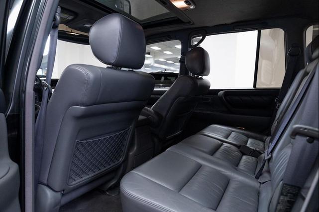 Photo of 2002 Black Toyota Land Cruiser