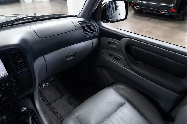 Photo of 2002 Black Toyota Land Cruiser