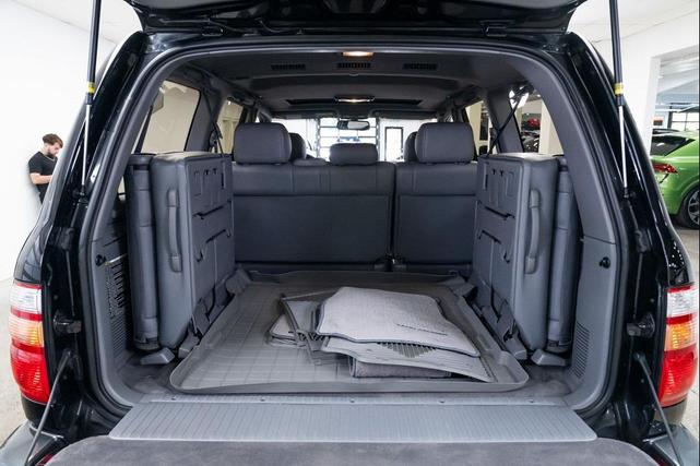 Photo of 2002 Black Toyota Land Cruiser