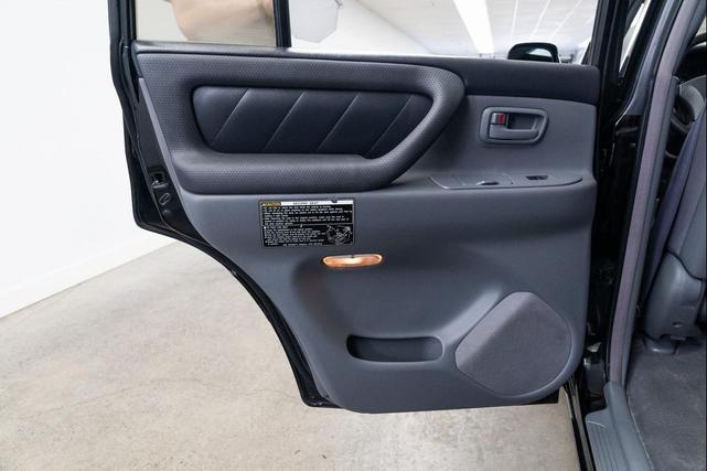 Photo of 2002 Black Toyota Land Cruiser