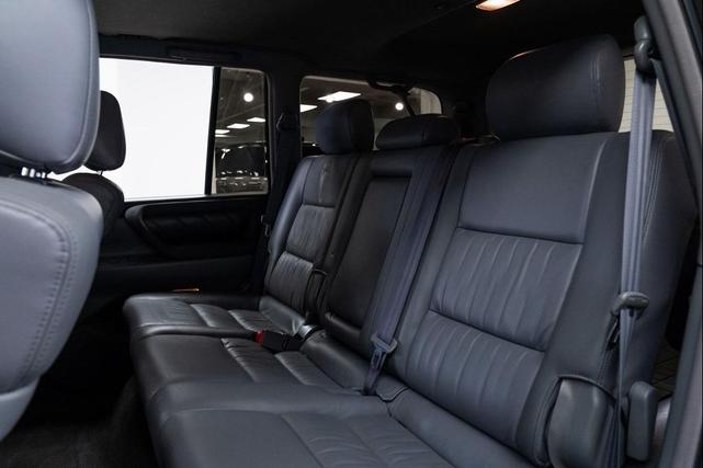Photo of 2002 Black Toyota Land Cruiser