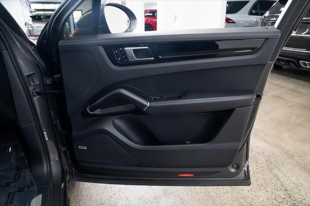 Photo of 2019 Quartzite Metallic Porsche Cayenne
