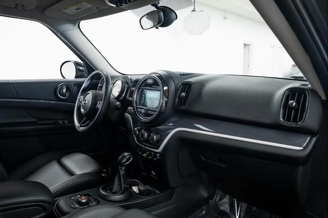 Photo of 2019 Midnight Black Metallic MINI E Countryman