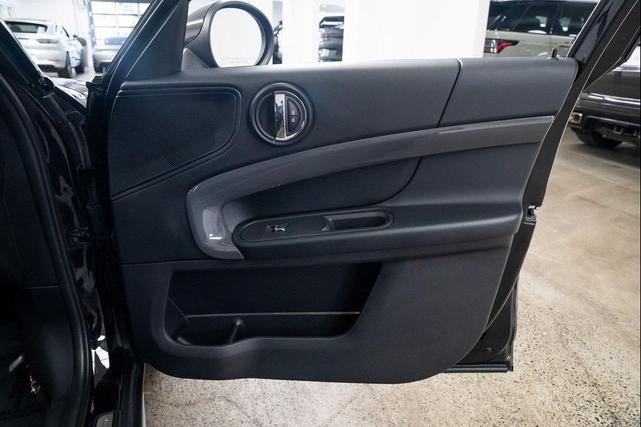 Photo of 2019 Midnight Black Metallic MINI E Countryman