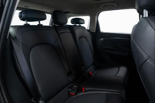 Photo of 2019 Midnight Black Metallic MINI E Countryman