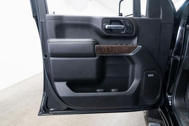 Photo of 2022 Onyx Black GMC Sierra 2500